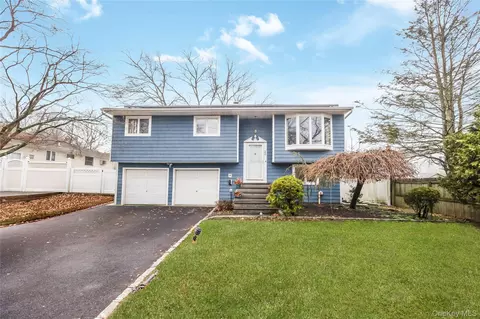 22 3rd St, Lake Ronkonkoma, NY 11779