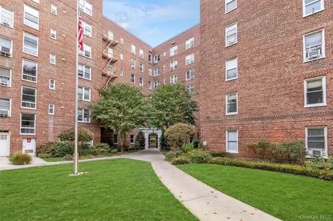 72-61 113th St #4B, New York, NY 11375