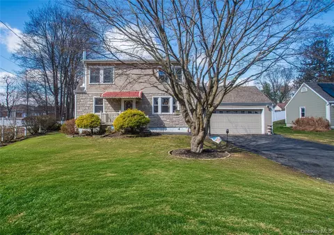 5 Croft Rd, Poughkeepsie, NY 12603