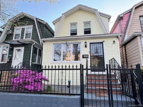 8936 90th St, New York, NY 11421