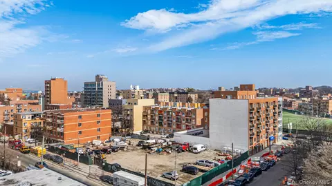 32-19 Linden Pl, New York, NY 11354