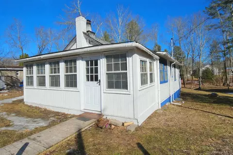 8 Central Ave, Monticello, NY 12701