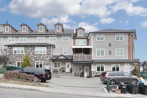 2 Wiener Dr, Ramapo, NY 10952