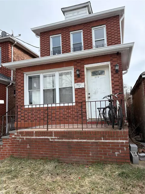 237-12 92nd Rd, New York, NY 11426