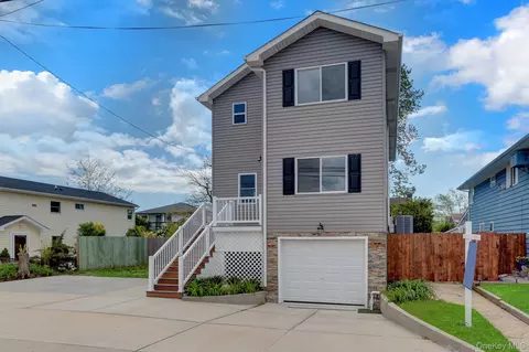 1010 California Pl S, Island Park, NY 11558