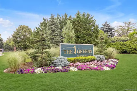 928 Altessa Blvd, Melville, NY 11747