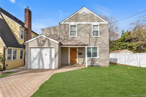 16 Fairfield Ave, North Hempstead, NY 11050