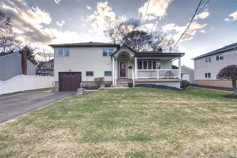 146 East Dr, Massapequa, NY 11758