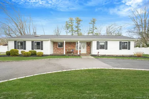 15 Vee Jay Dr, Shoreham, NY 11786