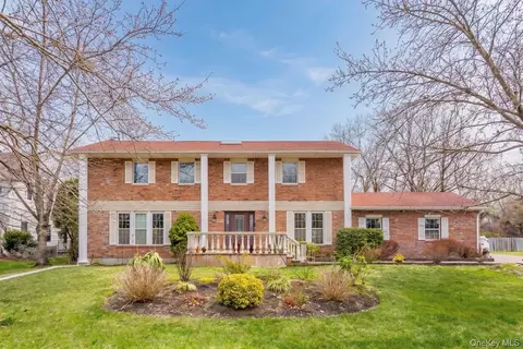 26 Birchdale Ln, North Hempstead, NY 11050