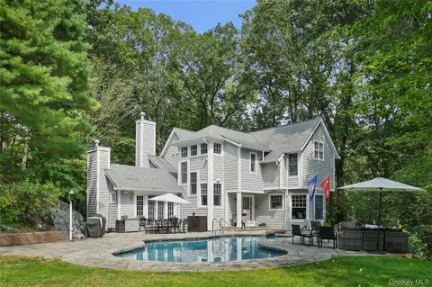 400 Cyrus Field Rd, Greenburgh, NY 10533