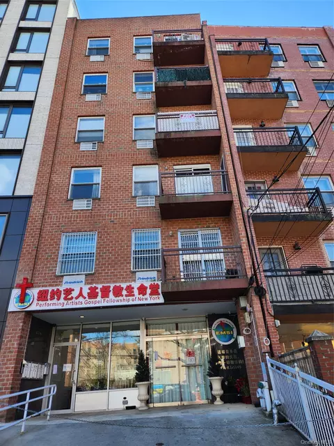 138-10 35th Ave #5, Flushing, NY 11354