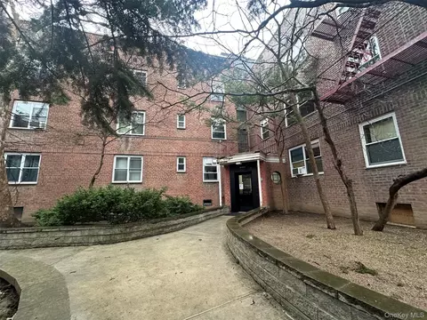 14743 38th Ave #E25, Flushing, NY 11354