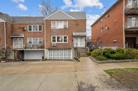 8414 Lefferts Blvd, New York, NY 11415