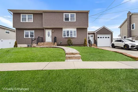 2309 Mattituck Ave, Seaford, NY 11783