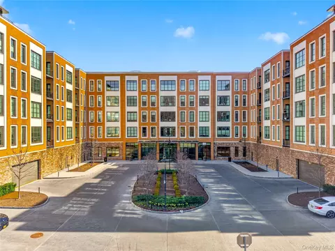 100 Garvies Point Rd #1332, Glen Cove, NY 11542