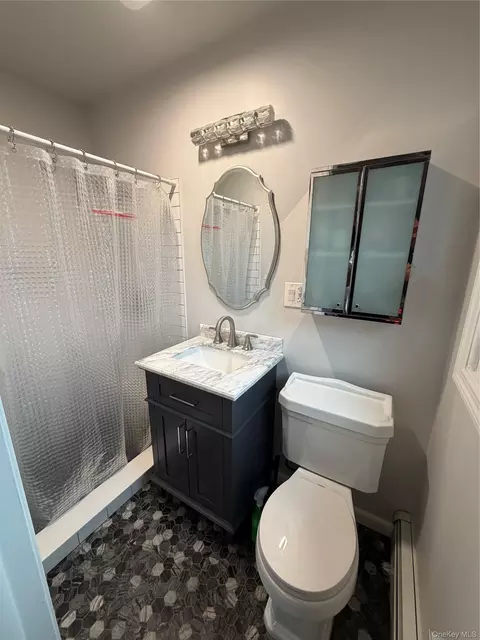 Bath - 21 Crescent Pl, Monroe, NY 10950 photo 3 of 3