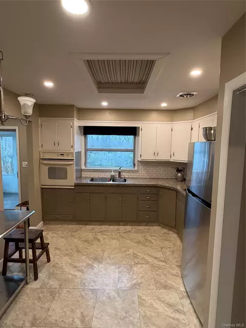 Kitchen - 21 Crescent Pl, Monroe, NY 10950 photo 1 of 3