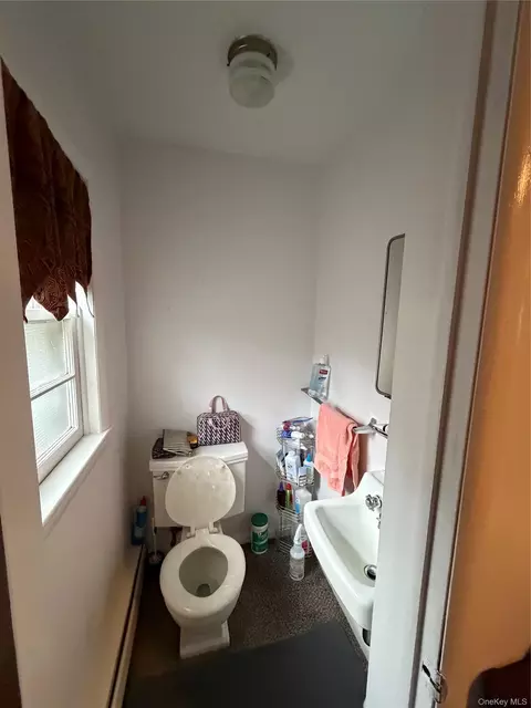 Bath - 21 Crescent Pl, Monroe, NY 10950 photo 2 of 3
