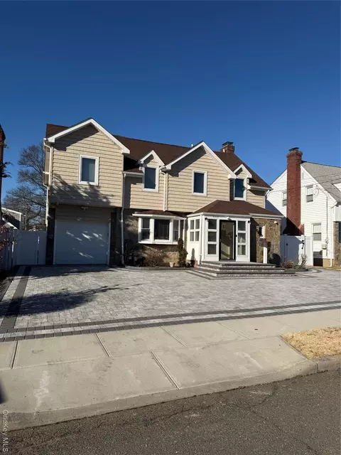 869 De Mott Ave, Baldwin, NY 11510