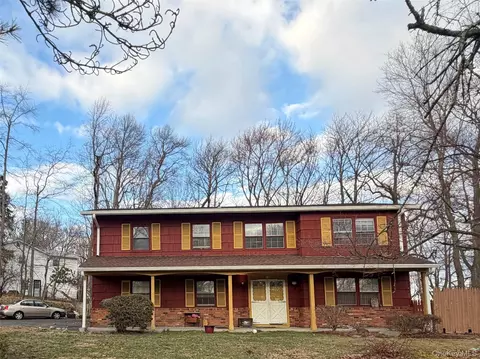 15 Bonnie Ct, Ramapo, NY 10977