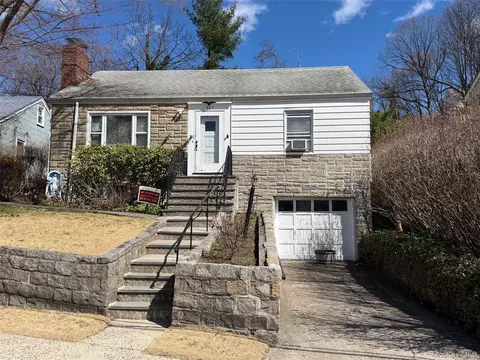207 Morsemere Ave, Yonkers, NY 10703