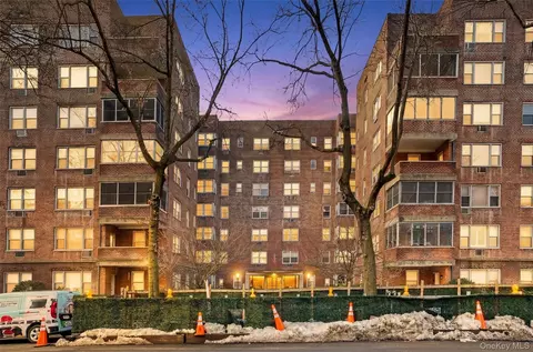 120 E Hartsdale Ave #5B, Greenburgh, NY 10530