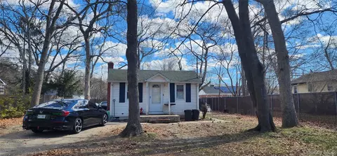 45 Hackensack Rd, Mastic Beach, NY 11951
