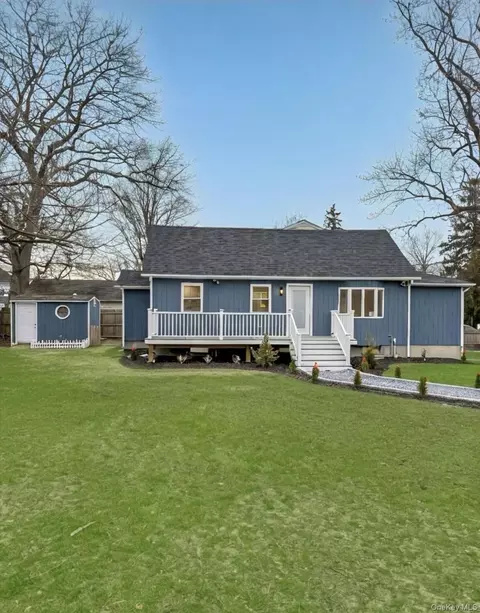 30 Shell Rd, Rocky Point, NY 11778