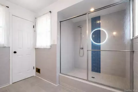 Bath - 61 Devon Rd, Yonkers, NY 10708 photo 2 of 2