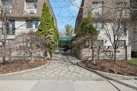 24 Carhart Ave #210, White Plains, NY 10605