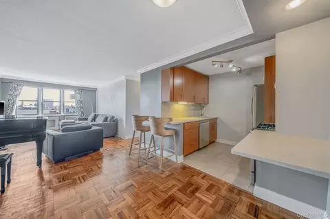 3731 73rd St #9KL, New York, NY 11372