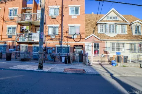 89-27 172nd St, Jamaica, NY 11432