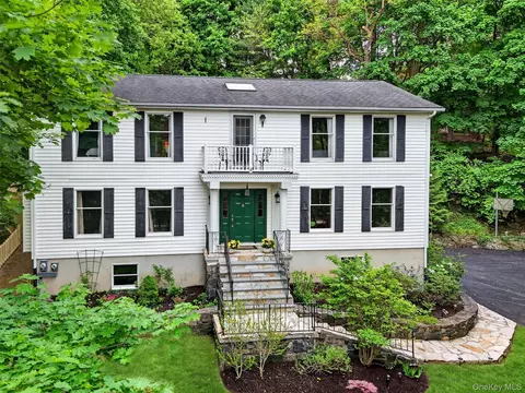 174 Maple St, Cortlandt, NY 10520