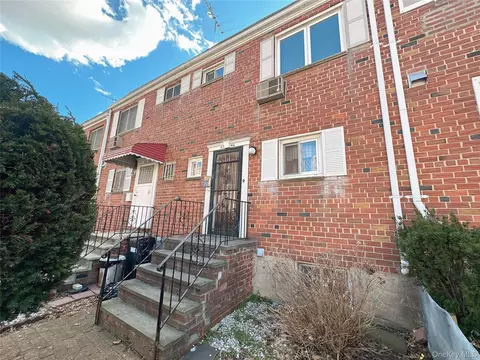 4346 Byrd St, Flushing, NY 11355