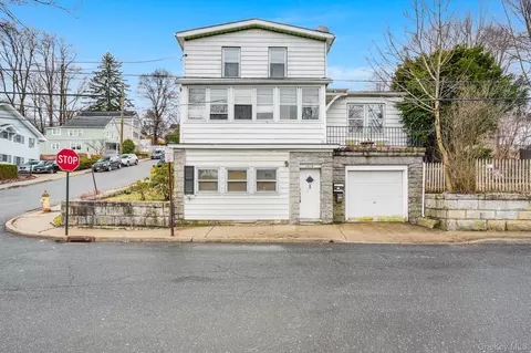 1619 Lincoln Ter, Peekskill, NY 10566