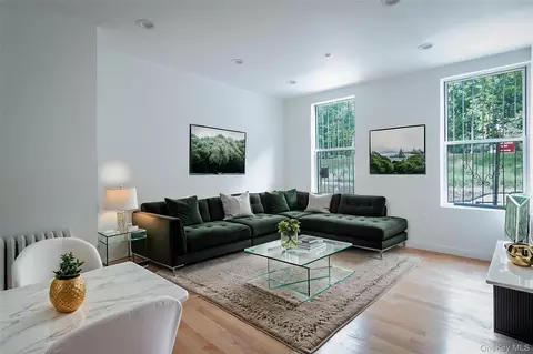 1501 Teller Ave, New York, NY 10457