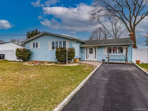 11 Lawrence Rd, Deer Park, NY 11729