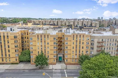 2166 Bronx Park E #1F, New York, NY 10462