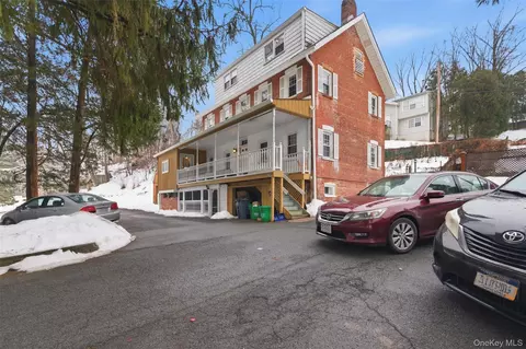 29 Hoover Pl, Stony Point, NY 10980