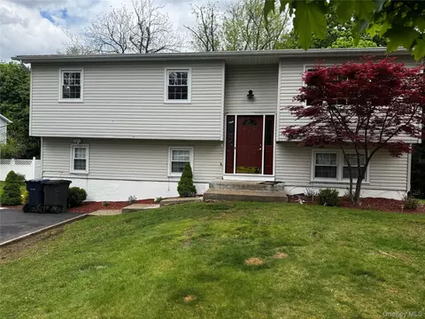 23 Frederick St, Garnerville, NY 10923
