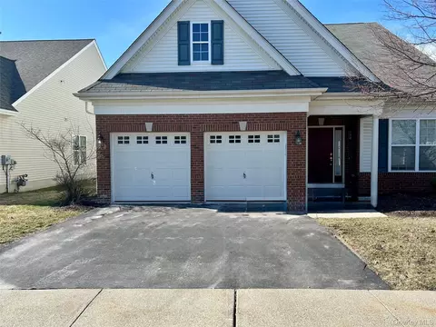 19 Sunflower St, Middletown, NY 10940