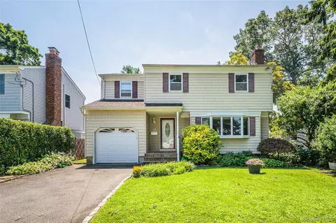 12 Grand Pl, East Northport, NY 11731