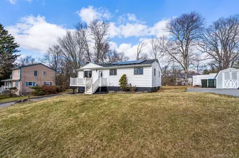 3 Hickory Ln, Monroe, NY 10950