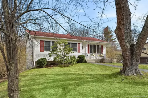 3316 Poplar St, Yorktown, NY 10598