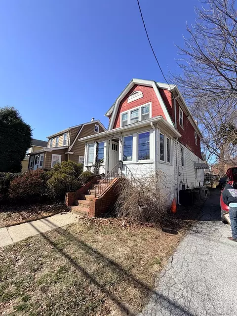 234 Cochran Pl, Valley Stream, NY 11581