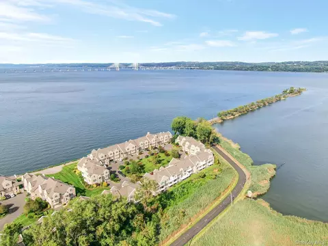 212 Devries Ct, Orangetown, NY 10968