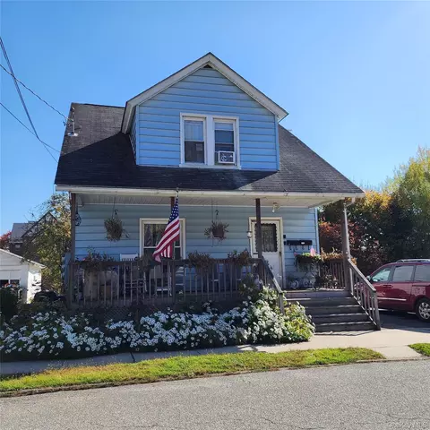 20 Delaware St, Port Jervis, NY 12771