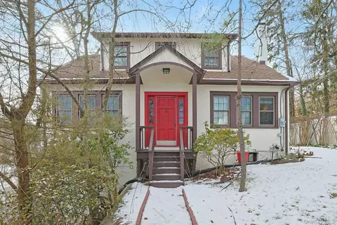 32 Lynwood Rd, Greenburgh, NY 10583