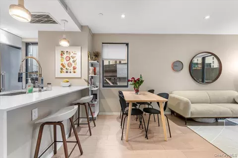 42-50 27th St #2C, Long Island City, NY 11101